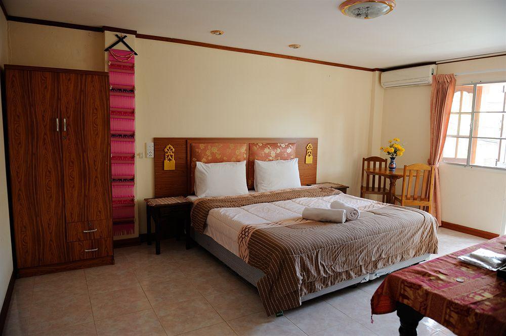 The Britannia Hotel Chiang Mai Exterior foto