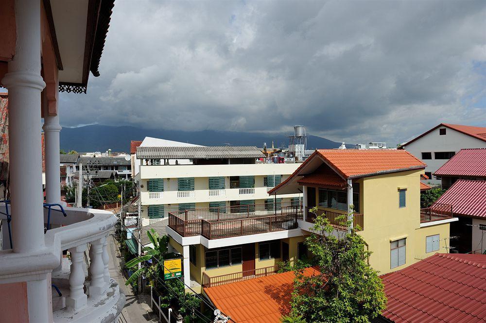 The Britannia Hotel Chiang Mai Exterior foto
