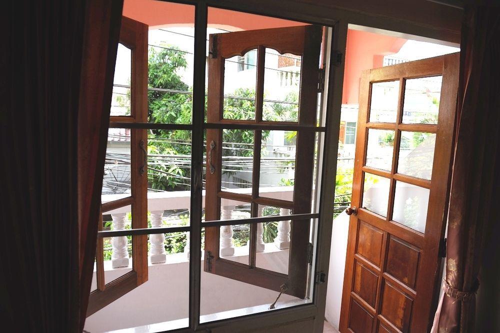 The Britannia Hotel Chiang Mai Exterior foto