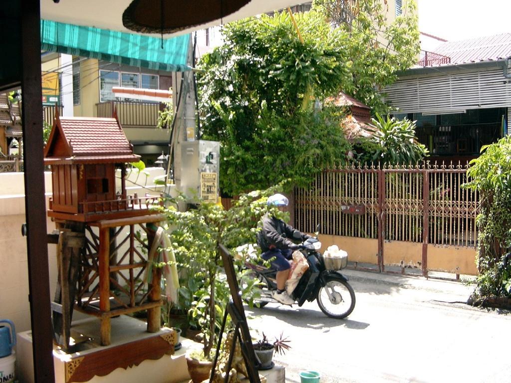 The Britannia Hotel Chiang Mai Exterior foto